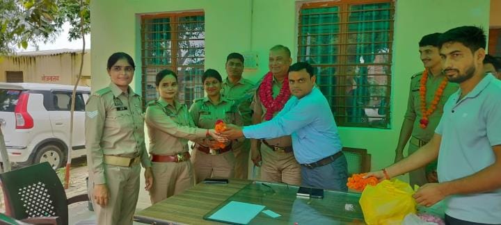 Villagers honored the policemen for getting justice for the girl