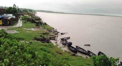 The water level reached 17 centimetres above the danger mark