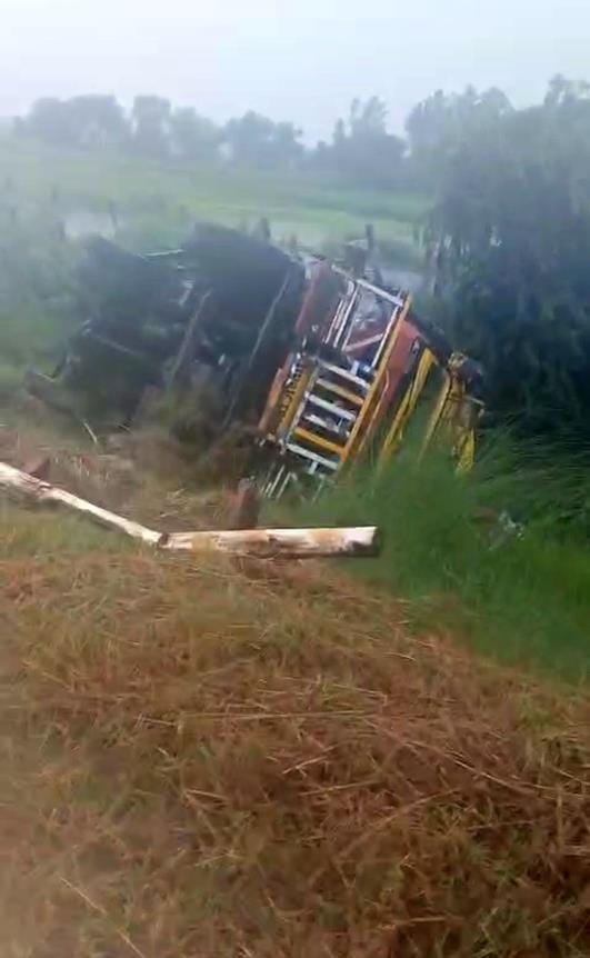 sultanpur news expressway accident