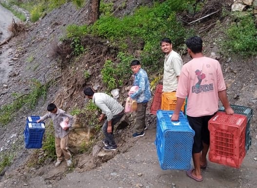 Due to road closure, there is a crisis on fruits and vegetables of four panchayats