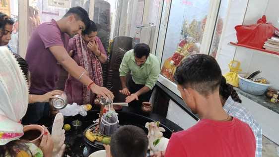 Shiva temples reverberated with cheers on the last Monday of Sawan