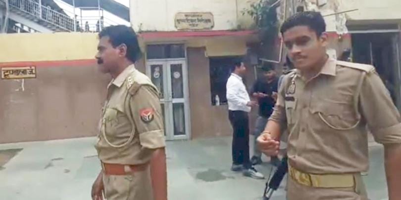 Police rushed to the railway station on the fake information of Chennai Express overturning