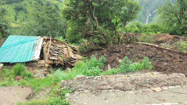Cracks in Dafa village left people homeless