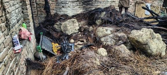 Kachhi wall collapsed in the rain, two sisters died