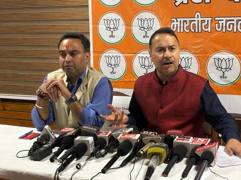 There is a game going on to sell Hotel Meghdoot in Kyari Bungalow: Sanjay