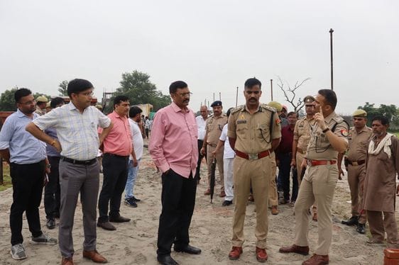 After reaching the venue, the Commissioner and DIG took stock of the preparations