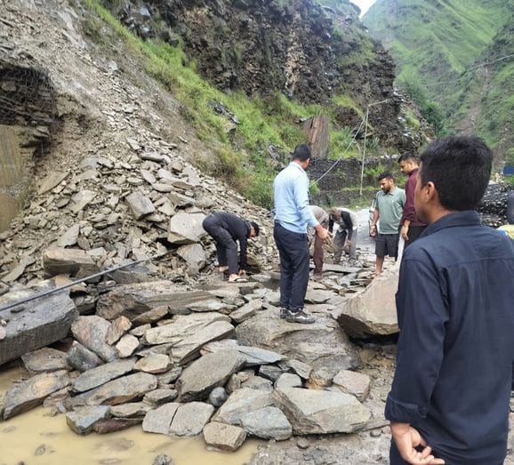 After four days, darkness has disappeared from 200 villages, 53 roads including highways have been restored, 18 routes are still closed