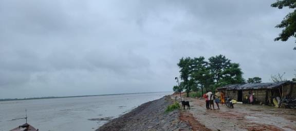 Gandak river overflows, pressure on AP-Narwajot dam increases