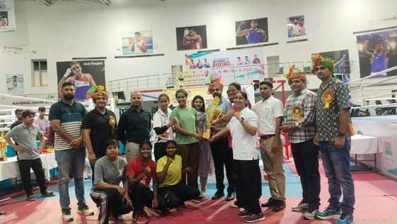 The daughters of the district won three gold medals in boxing
