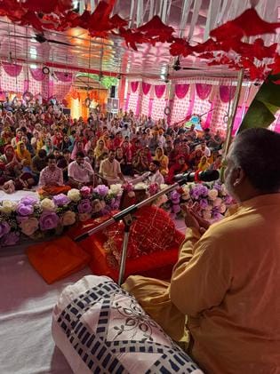 Amrita Varsha of discourses in Gauri Shankar temple