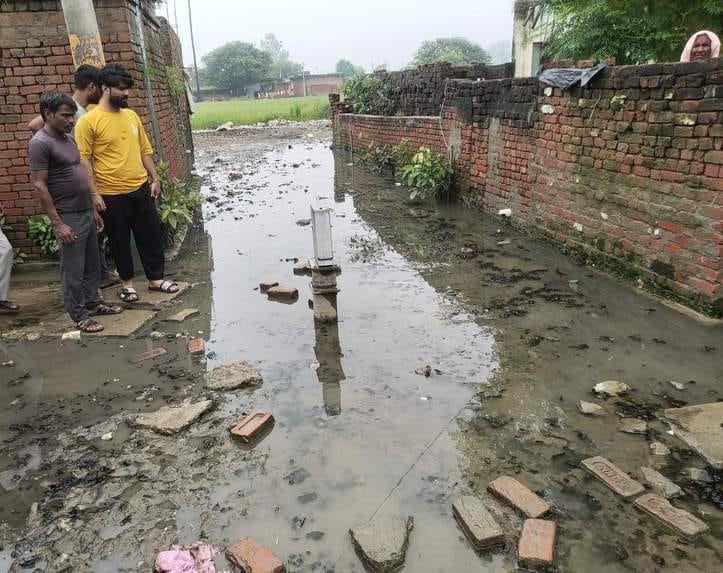 Hazratnagar Garhi case, people are troubled: pond overflowed, water entered the houses