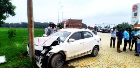 A couple riding a bike collided with a divider on the highway, the wife died