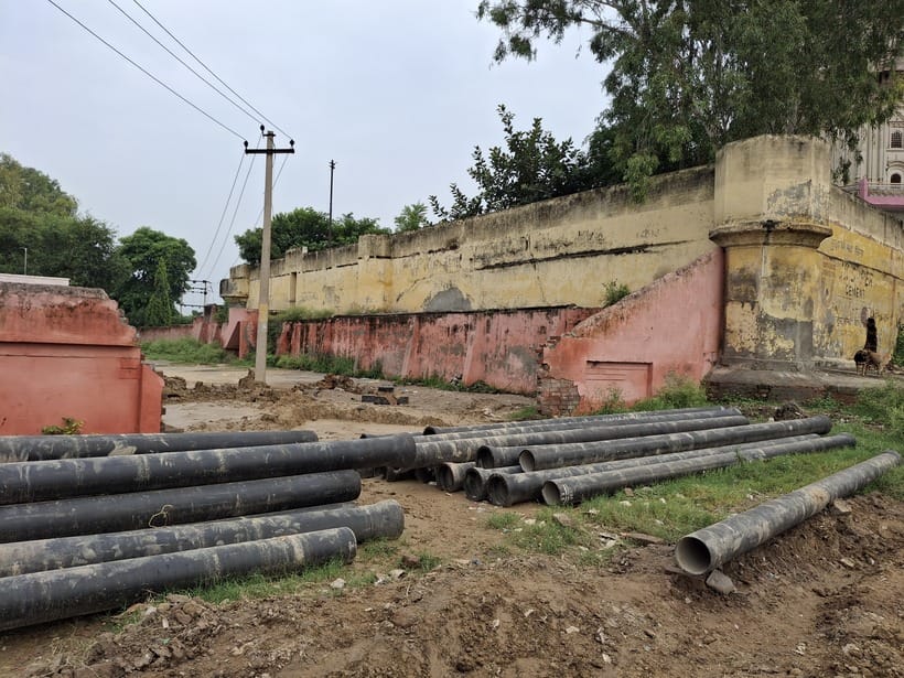 Controversy over installing a tube well on the land of the temple committee