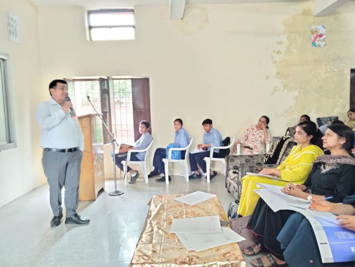 168 students participated in science seminars