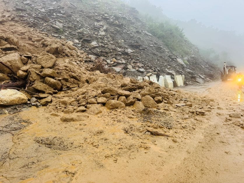 Traffic restored on Chandigarh-Manali NH after 16 hours