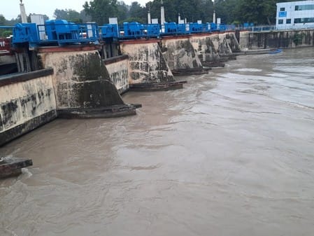 Ganga 1.04 meters away from the danger mark in Narora
