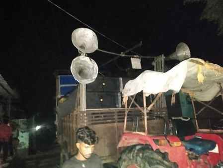 Two kanwariyas fell from the trolley after coming in contact with the high tension line, crushed to death