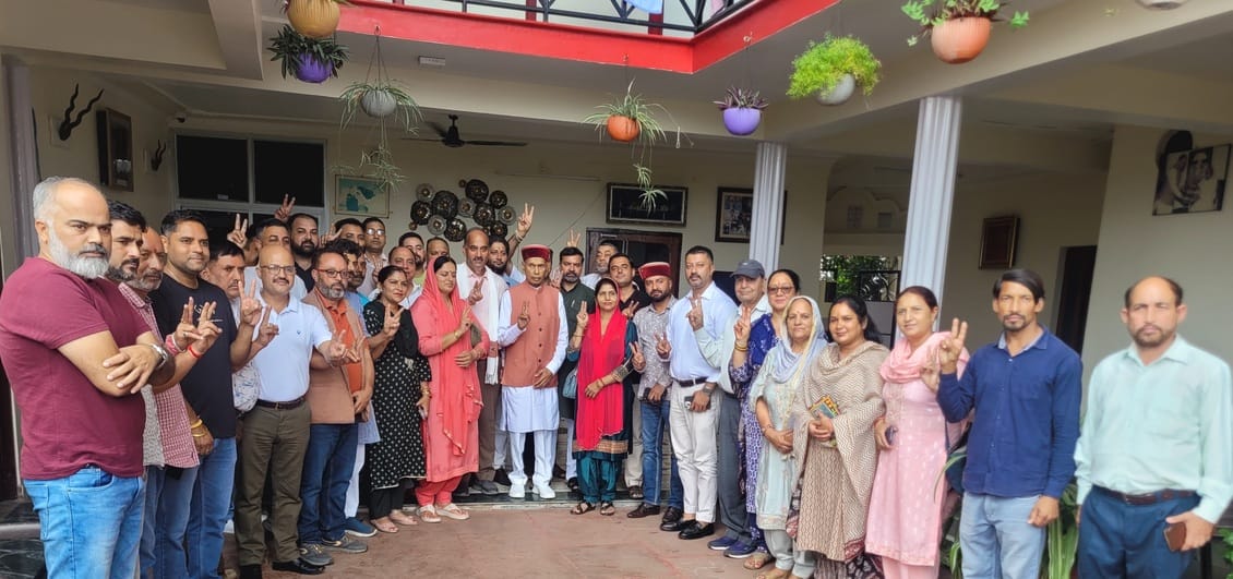 Newly appointed district BJP officials met Dhumal
