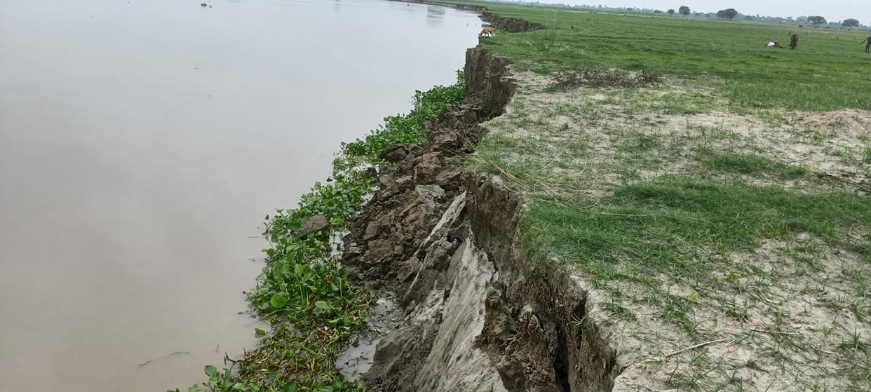 Ghagra river is 24 cm below the danger point in Dighia, erosion is increasing