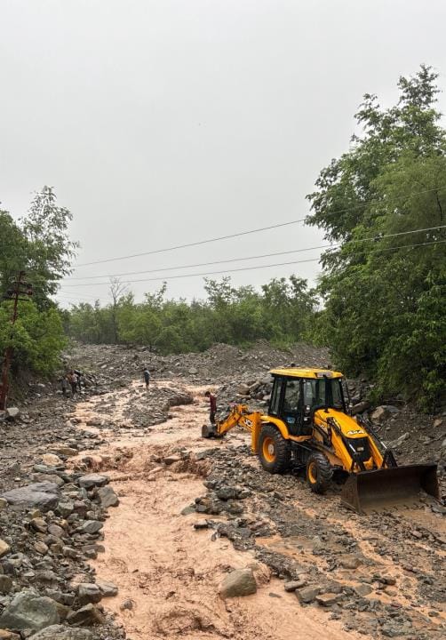 Purnagiri road remained closed for 20 hours due to debris