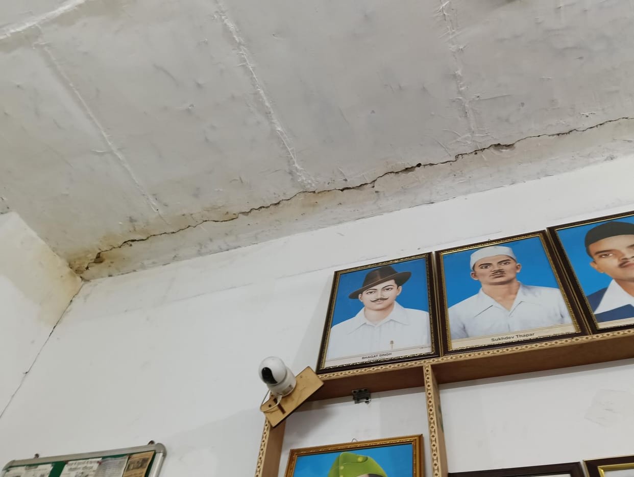 advocates chambers in bad conditions