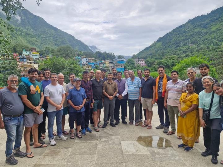Kailash pilgrims could not go to Gunji due to road closure