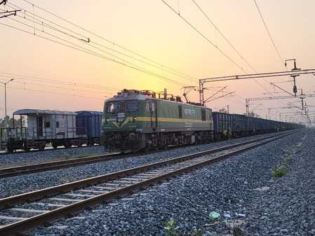Railways Gears Up to Procure one lakh Wagons rs forty thousand Crore Tender