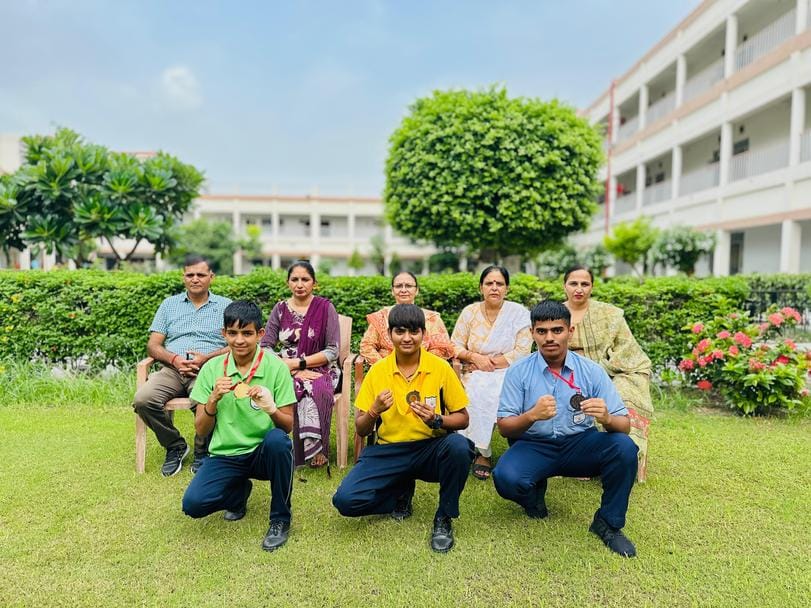 Mehak of RKSD Public School gets gold medal