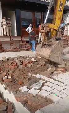 City council launched a campaign, issued challan of Rs. 5000 for encroachment