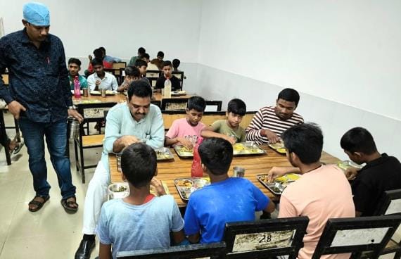Social Welfare Minister inspected the arrangements of Sarvodaya Vidyalaya