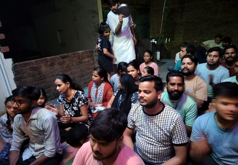 Devotees danced with great enthusiasm in the kirtan of Khatu Shyam