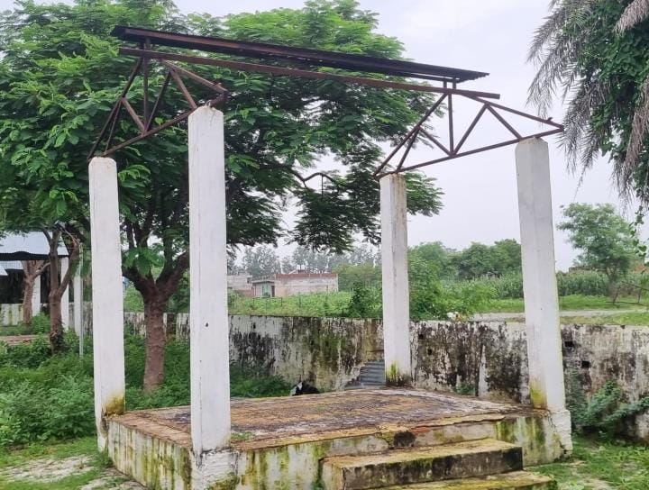 Moksha Dham: No chairs to sit, no platforms to cremate the dead bodies