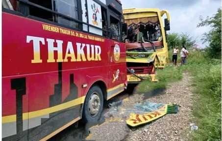 Two private buses collide head-on in Gallu Amb, glass broken