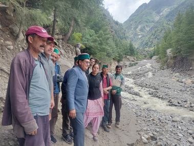 APMC Director visited flood affected area Batseri