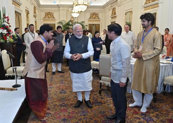 Musician Mohan Mishra performed to welcome the President of Philippines