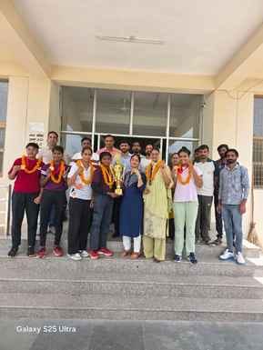 Women's boxing team welcomed for excellent performance
