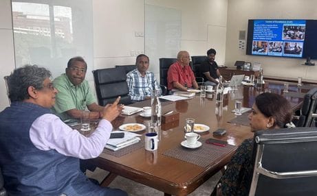 Discussion on accelerating the awareness campaign for cleaning of ponds