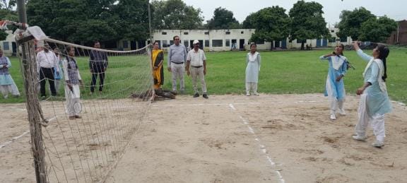 Sony, Dolly and Sadhna won in badminton