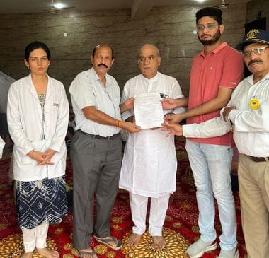 Son donated his mother's eyes posthumously