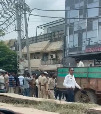 Action against encroachment, three tankers, 170 cars and bikes seized