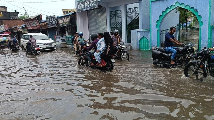 Businessmen could not recover from 30% recession during the rainy season