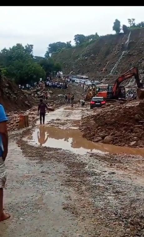 Pathankot-Mandi highway restored after 12 hours in Bhali