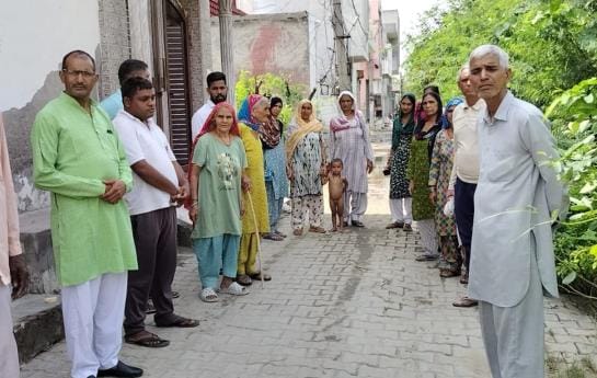 People are troubled by the clogged sewer in Seva Nagar and Jagriti Colony
