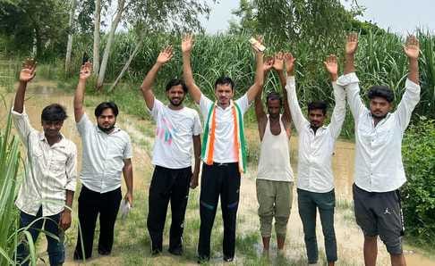 Government should give compensation to farmers soon