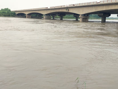 Yamuna crosses danger mark All gates of Hathinikund Barrage opened