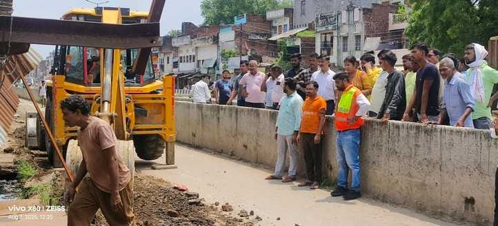 Administration woke up after the accident, freed the service lane of the highway from encroachment
