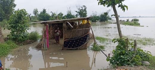 Gorakhpur News: Bagha Dewar, Gyankol and Jaitpur surrounded by flood of Saryu river
