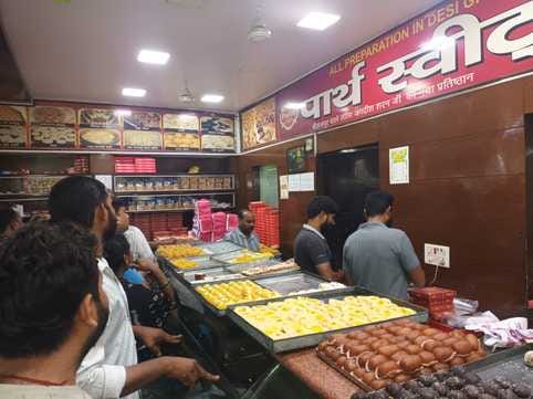Today Rakhi will be decorated on the wrists of brothers, the market was bustling