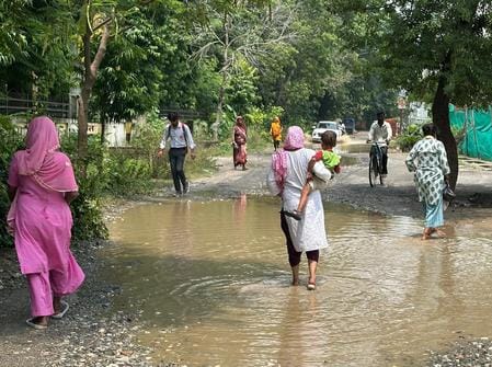 The incomplete construction of the culvert on Madhotanda road increased the problems during the rainy season
