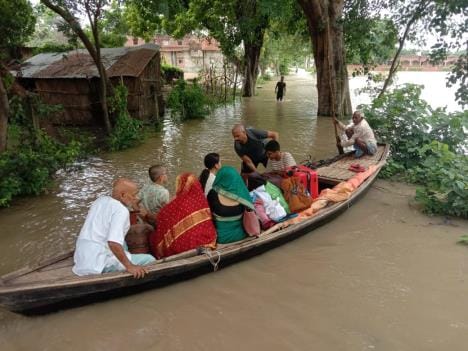Saryu river reached above the danger mark, Ganga's water level is stable